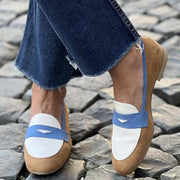Mocassins colorblock en camel, blanc et bleu