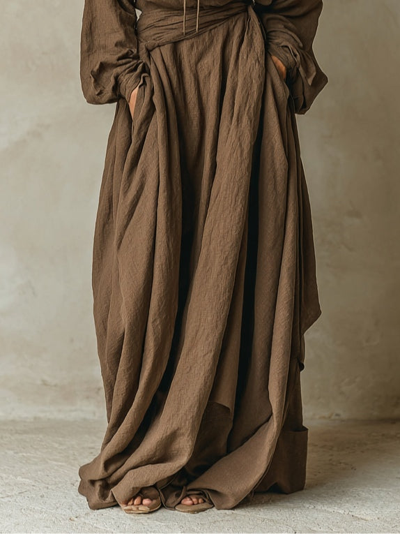 Robe longue marron à capuche ample