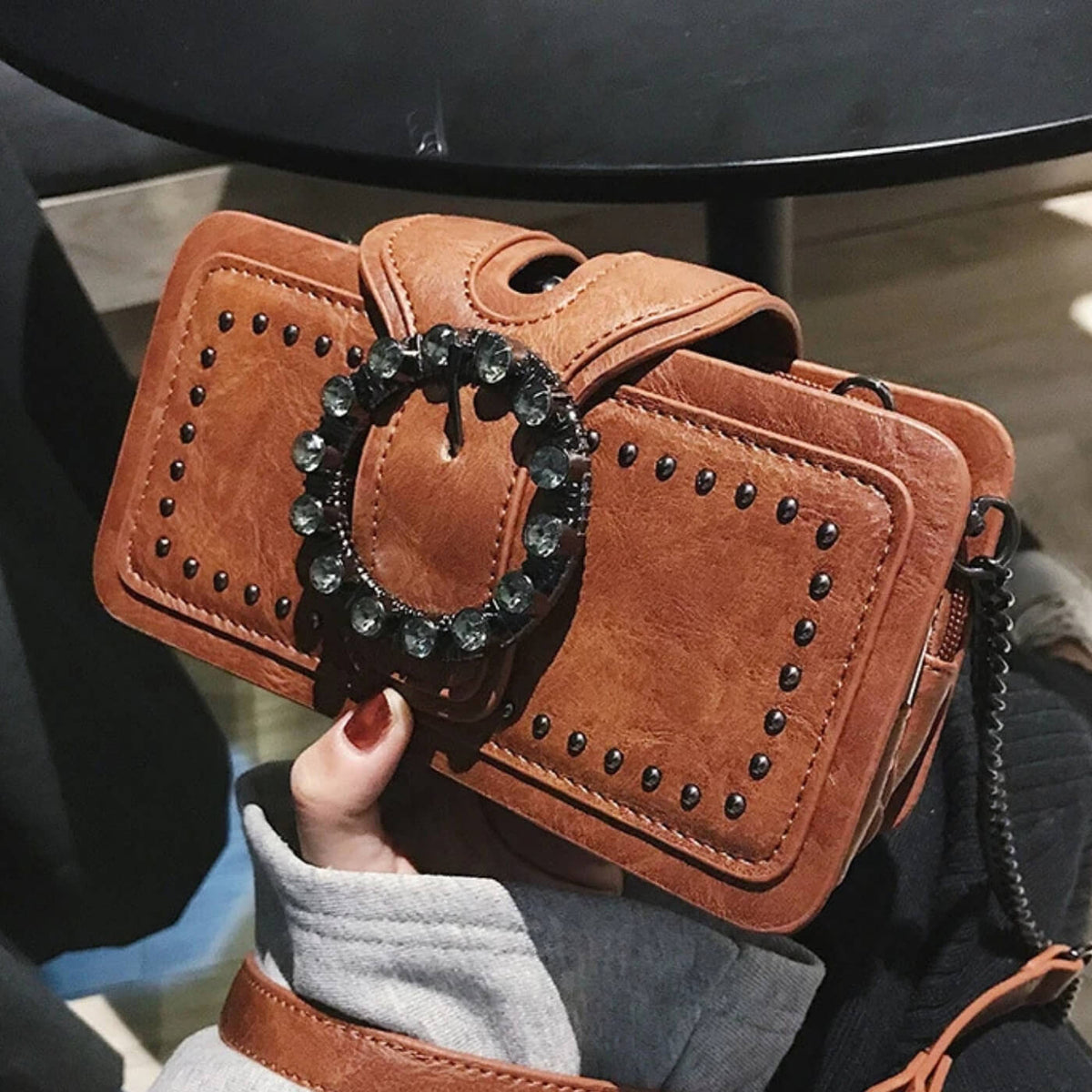 Margherita | Pochette à Boucle Cloutée