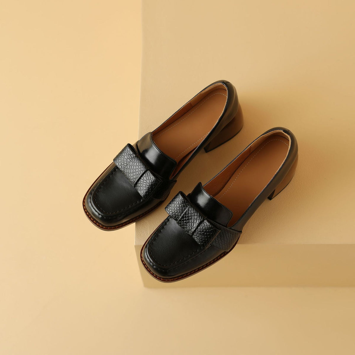 Velmora | Talons en Cuir