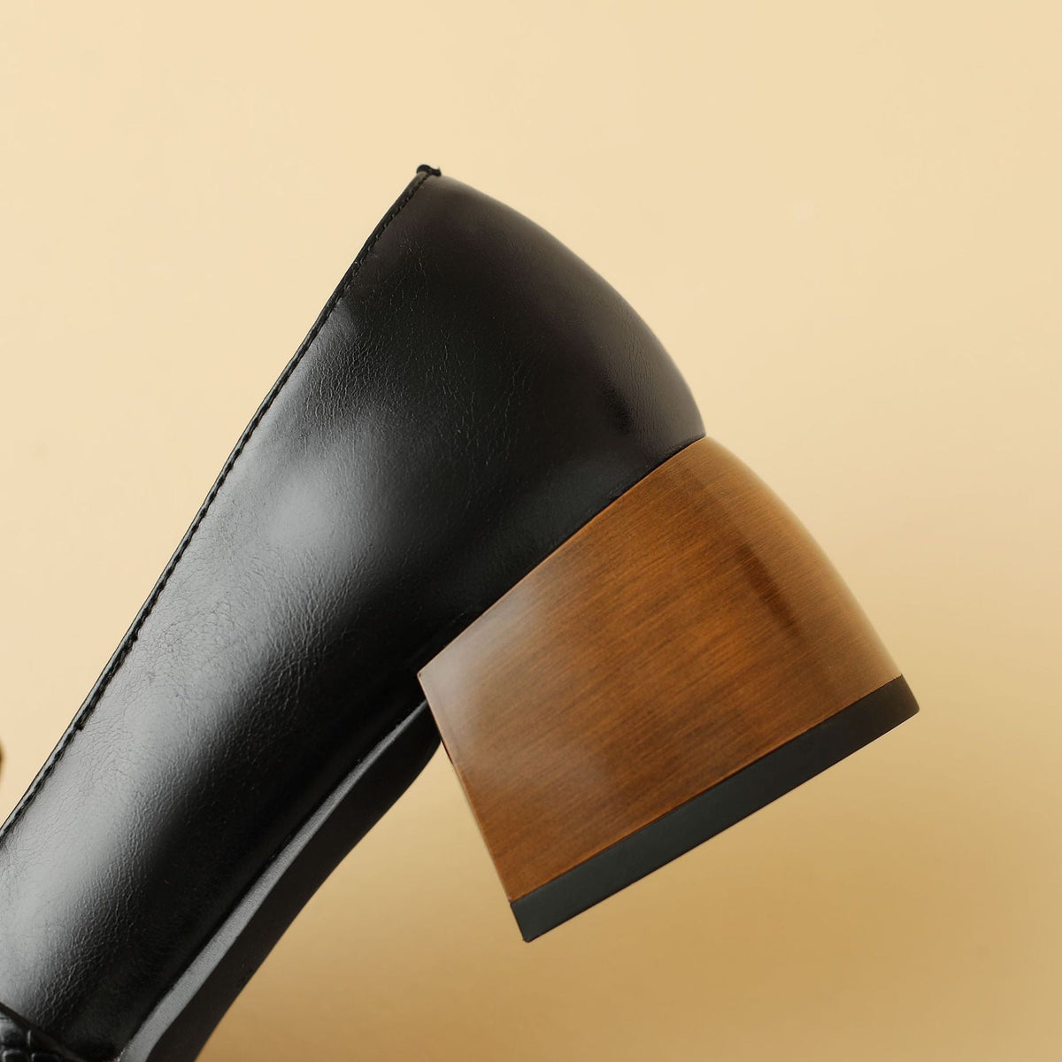 Velmora | Talons en Cuir