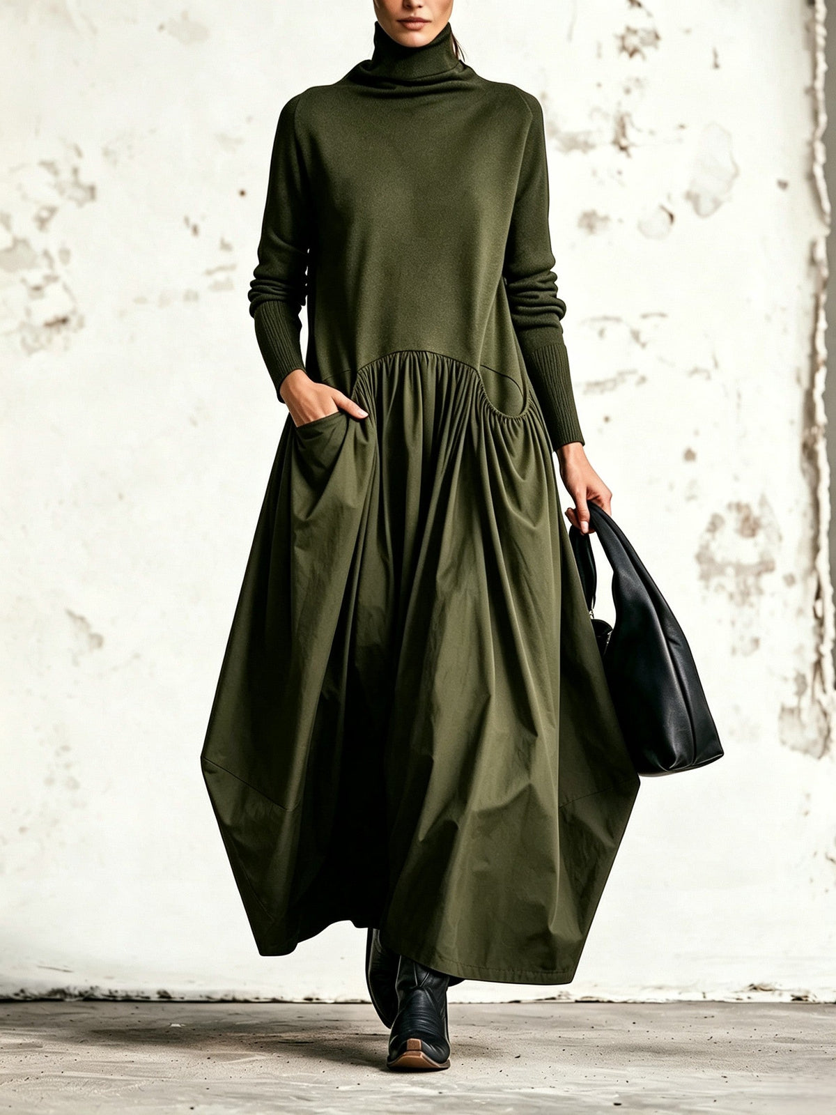 Robe longue oversize à col haut et détail poches