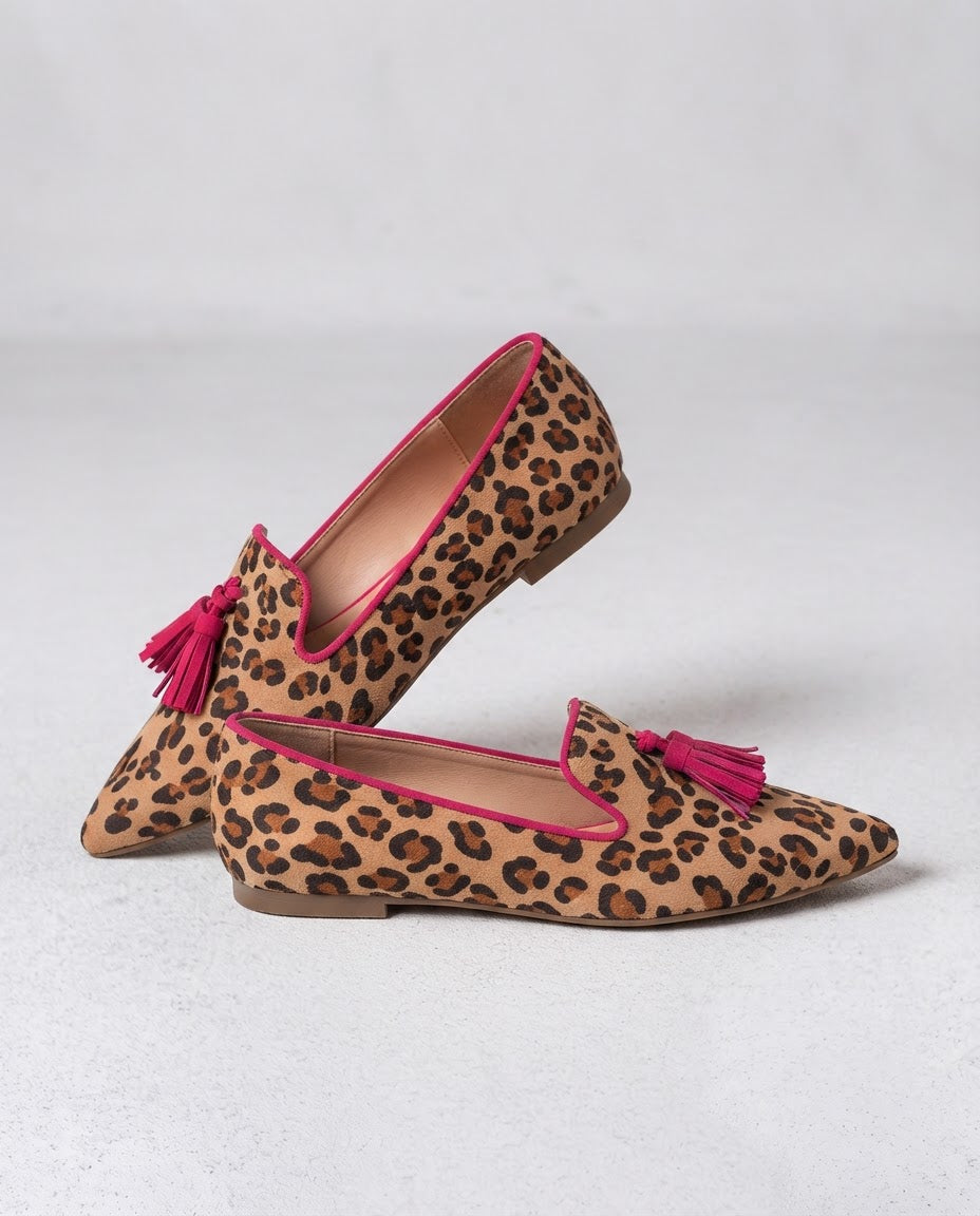 Ginevra Mocassin — Imprimé Léopard en Daim, Glands Fuchsia
